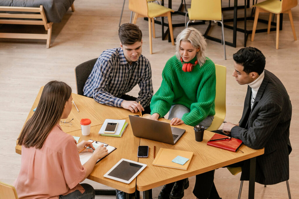 Persona Informal Inglês formal x informal: quando usar cada um no trabalho e no dia a ...